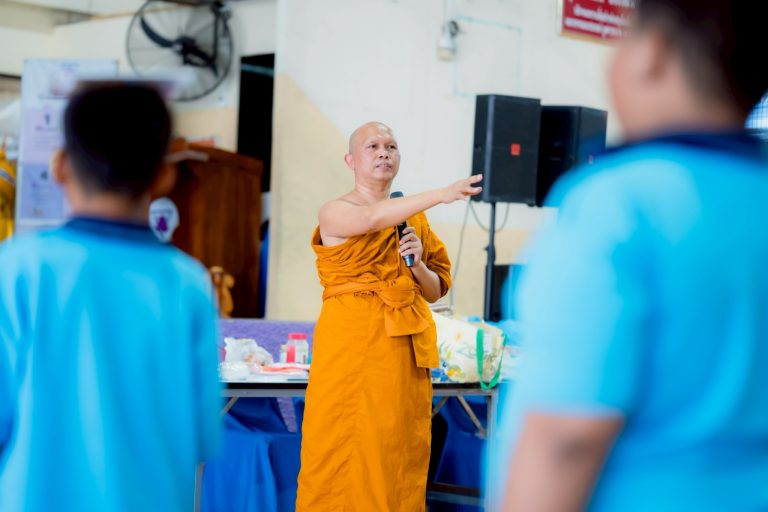 LINE_ALBUM_โ๕รงการอบรมเยาวชนตามหลักสูตรวิปัสสนา_260320_15